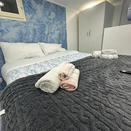 Maddy House Naples